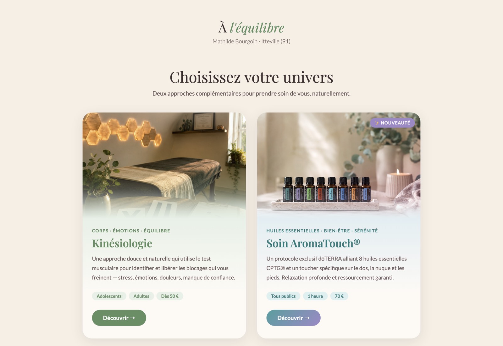 Page d'accueil du site de Mathilde Bourgoin : titre « À l'équilibre » sur fond beige, puis deux cartes « Kinésiologie » et « Soin AromaTouch® » présentant chacune sa photo, son public et son tarif.